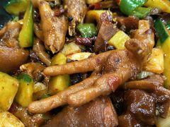 姜辣凤爪烧猪蹄-江城燕子大排档(江汉路步行街店)