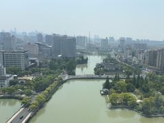 -云顶旋转自助景观餐厅