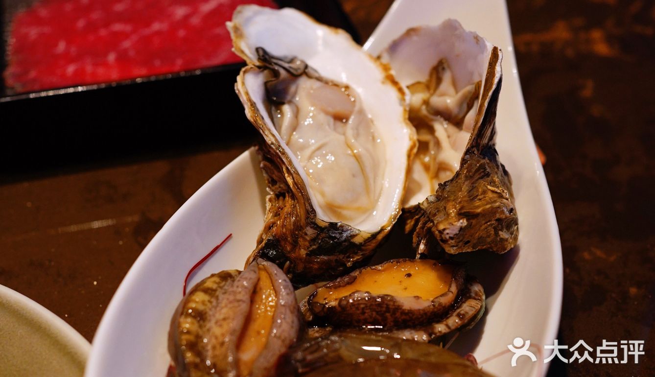 康德莱酒店里的火锅自助餐