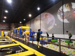 -极限Jump蹦床·新潮玩运动世界·室内乐园·团建·派对中心