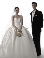 -至臻微拉婚纱摄影