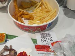 -麦当劳(上海虹桥站30B检票口楼上)