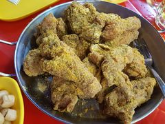 -BHC炸鸡(明洞总店)