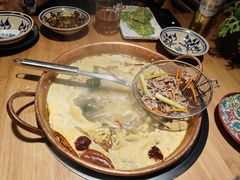 -洱火云南酸菜牛肉火锅(石景山当代商城店)