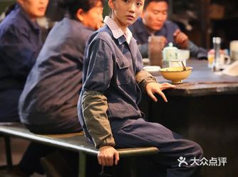 《地久天长》百年青春，浪费又浪漫的那些中国人