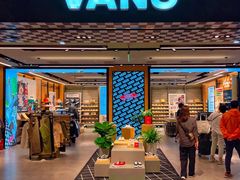 门面-VANS(三里屯太古里店)