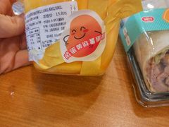 -全家便利店(上海南站站店)