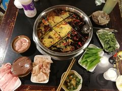 九宫格锅底-邓莽子老火锅(中兴路总店)