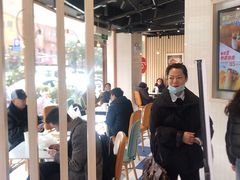 -85度C(生甜甜圈研究工坊·上海平凉店)