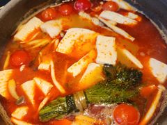 毛辣果酸汤鱼-Ameigo梅果·云贵川bistro(长宁来福士店)