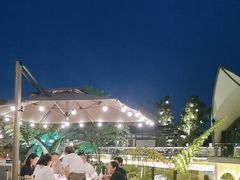 -茅草房·河畔园林火锅
