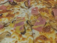 意大利腌肉香菇比萨-LUCCA卢卡西班牙海鲜饭(远洋广场店)