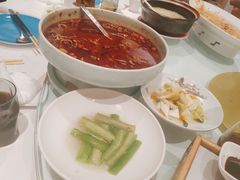 -渝信川菜 · 川味家常菜(财富购物中心店)