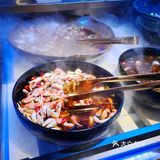 两小时内绝对让你吃饱喝好。服务员普遍以大妈为主