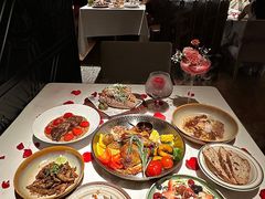 -Mogul Eatery·大亨餐酒馆