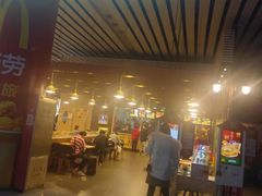 门面-麦当劳(郑州东高铁站店)