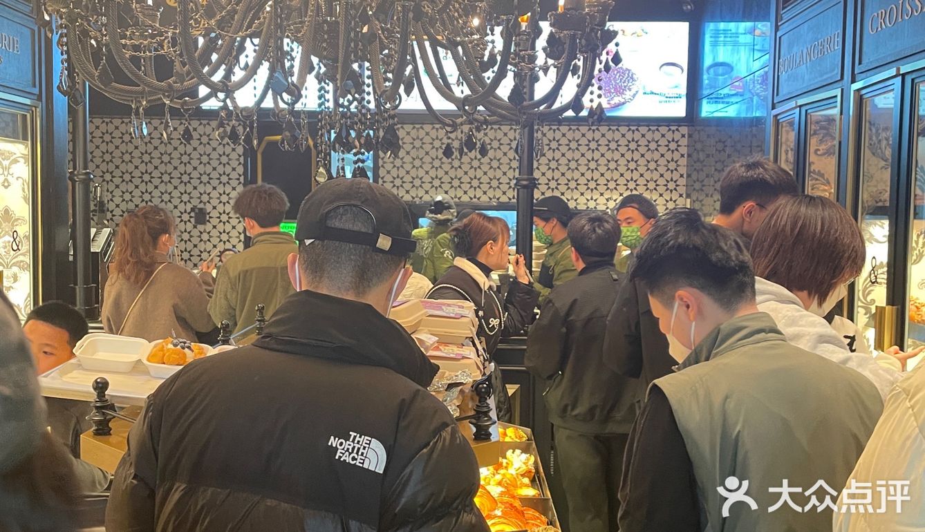啥子火爆魔都的面包店，你永远不知道里面有多挤‼️