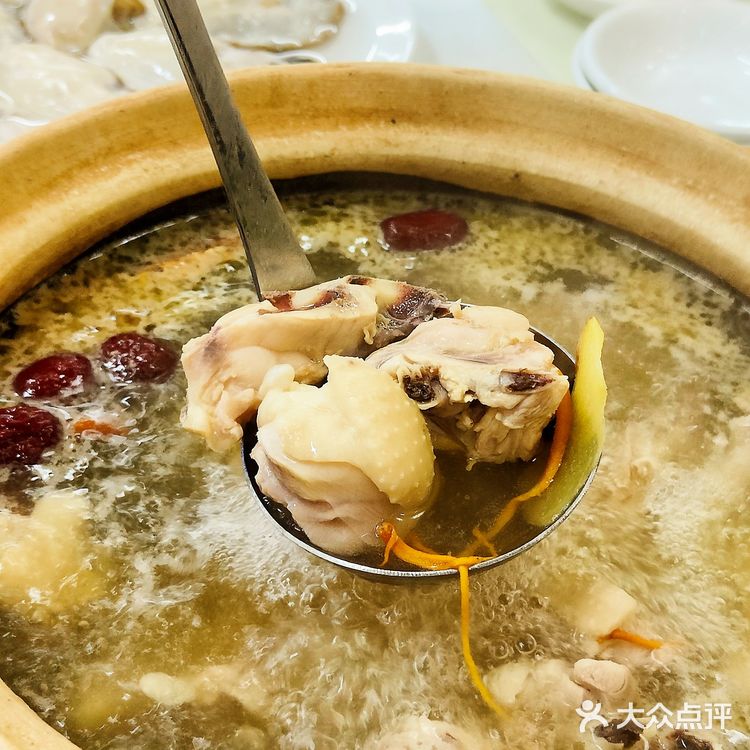 拱北 | 珠海吃蚝新店，下了轻轨就能吃到‼️