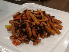 -胡记饭店(保工街店)