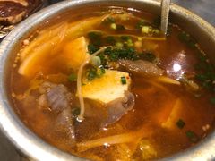 泡菜肥牛汤-本炙炭烤·蒲烧活鳗料理店(金沙洲店)