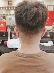 -东方先生国潮男士理发馆