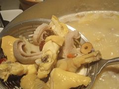 -尚尚仙·酸汤猪手·猪肚鸡火锅(华联万柳购物中心店)