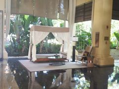 大堂休息处-西双版纳融创皇冠假日度假酒店