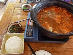 酸汤鱼火锅-猫爷的腔调·黔小馆(交大医学住宅区店)