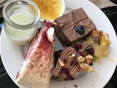 -东方红海鲜百汇(国际大厦店)