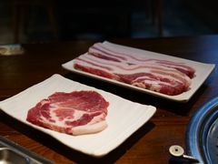 厚切五花肉-·缸桶屋·韩式牛肋条自助烤肉(西湖D11店)