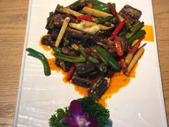 火爆仔姜鳝鱼-平措康桑·和牛自助观景餐厅(布达拉宫店)