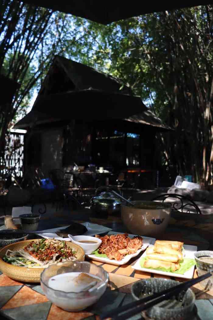 勐丽梦兰傣味餐厅-"中午逛完博物馆发现附近有傣族饭,想着陪妈.