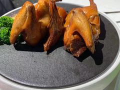 金牌脆皮乳鸽-鲜潮里·粤式大排档