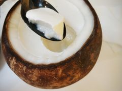 -志龙皇冠吃货椰子铺