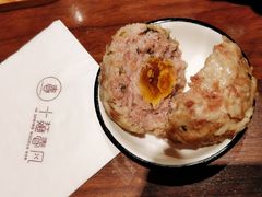 咸蛋黄狮子头-十面春风·江南面馆(崇宁路店)