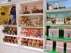 -泡泡玛特POPMART(蓝色港湾店)