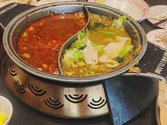 -阿瓦山寨·湘菜现炒·剁椒鱼头王(咸阳总店)