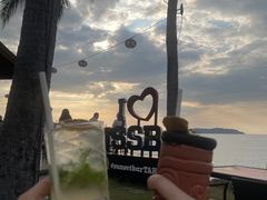-Sunset Bar(丹绒亚路香格里拉店)