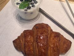 蓝莓奇亚籽燕麦酸奶杯-巴黎贝甜(来福士店)