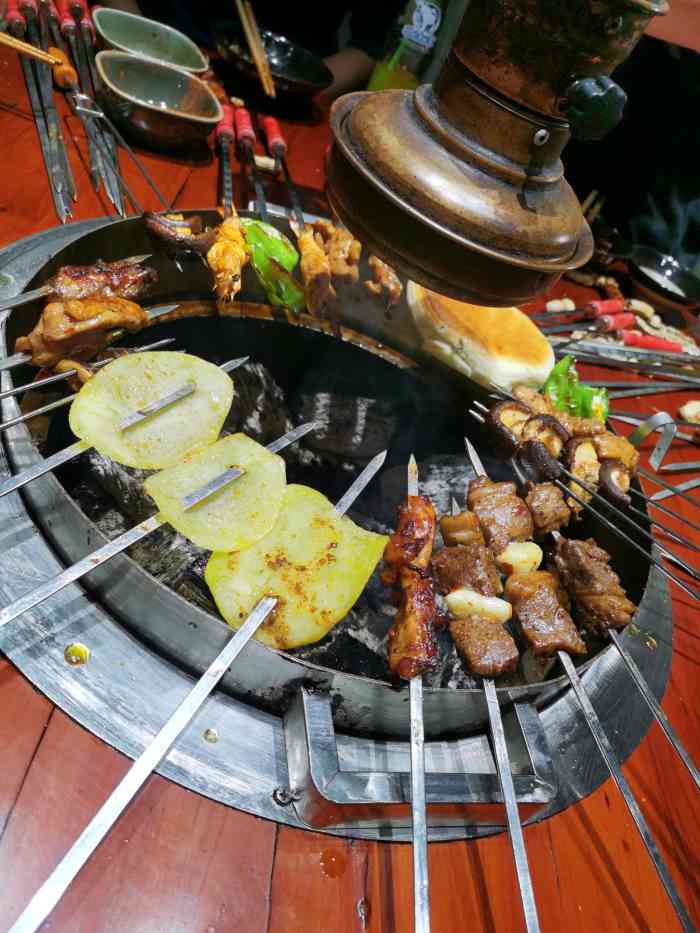 炭窑水浒烤肉(金地广场店)-"刚好中南玩完剧本杀,同事说,她家附近有水