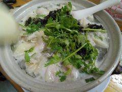 -小许三鲜砂锅馄饨店(家多乐烟酒店)