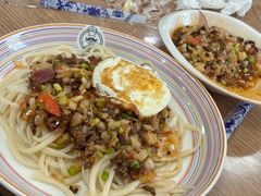 -歹歹的加个面过油肉拌面