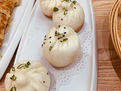 特色鲜肉生煎-弄堂咪道-饭香·面香·馄饨香(汇锦广场店)