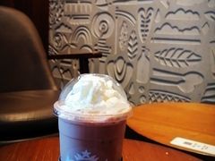 -星巴克臻选(上海虹桥新天地三店)