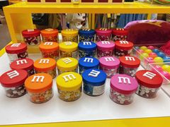 -m豆巧克力世界(上海世茂广场店)