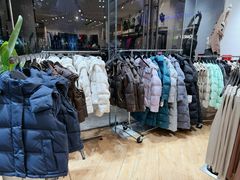 -lululemon(上海浦东IFC店)