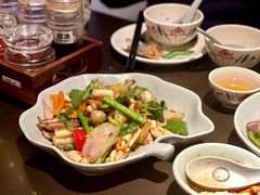 -大头虾越式风味餐厅(光明广场店)