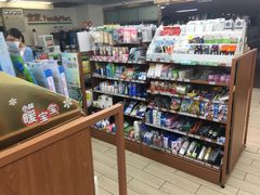 -全家便利店(莲花池东路店)