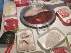 鸳鸯锅-嘎琉鲜切牛肉自助火锅