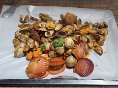 -嗨辣小聚·盘锦河蟹·海鲜烧烤龙虾(盘锦十年好店)